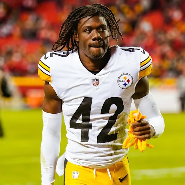 Not gonna lie JAMES PIERRE HAS BEEN CLAMPING

He has to start the rest of the season

He had Tee Higgins and Jamar Chase LOCKED UP