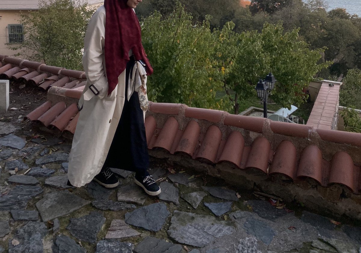 binazeninn's tweet photo. Yahya efendi dergahına varmak sonunda nasip oldu, ve ben çok istenilen bir şeyin nasip oluşuna hayranım Allahım ✨ https://t.co/M6G6PG97W1