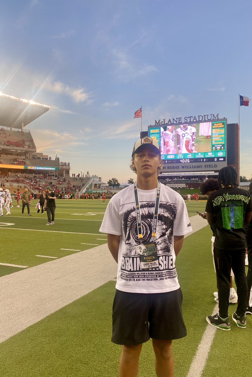 Enjoyed my visit to <a href="/BUFootball/">Baylor Football</a> last night. Thanks <a href="/CoachRHolcomb/">Rhett Holcomb</a> <a href="/CoachK_Hall/">Coach Khenon Hall (BAYLOR)</a> <a href="/AppleberryBU/">Aaron Appleberry</a> 

<a href="/LSOCFootball/">LSOC Football</a> <a href="/CoachWeltonJ/">Coach Johnson</a>