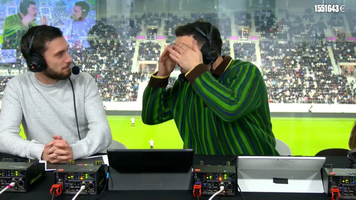 Vairons_Split's tweet image. Mais le mec à gauche j’ai l’impression que c’est une déclinaison de Laink c’est fou 

 #StreamForHumanity