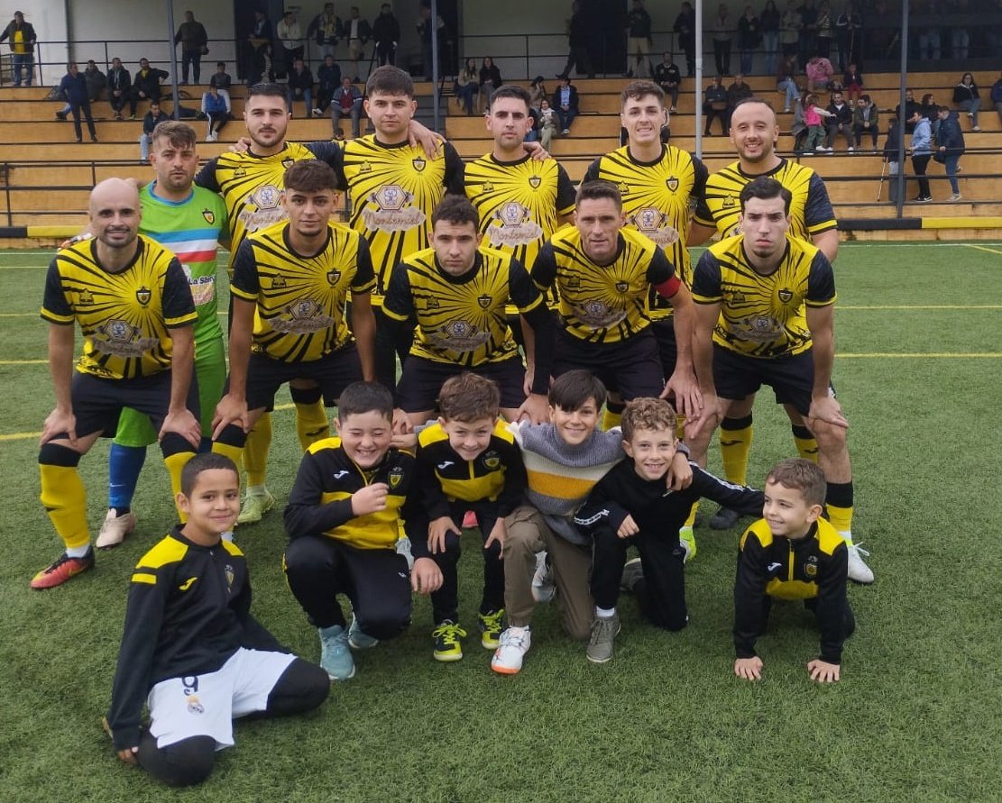 Final ⚽️

AP Fuenlabrada 🟡⚫️ 2-3 🟡🔵 Ilipense Zalamea 

Goles de Javi Ventas y Dani Manzano

¡Duro resultado!

El equipo reaccionó creando ocasiones y empatando el partido hasta que en los minutos finales un nuevo fallo nos hizo perder el partido.

💛🖤💛🖤 

#vamosAP