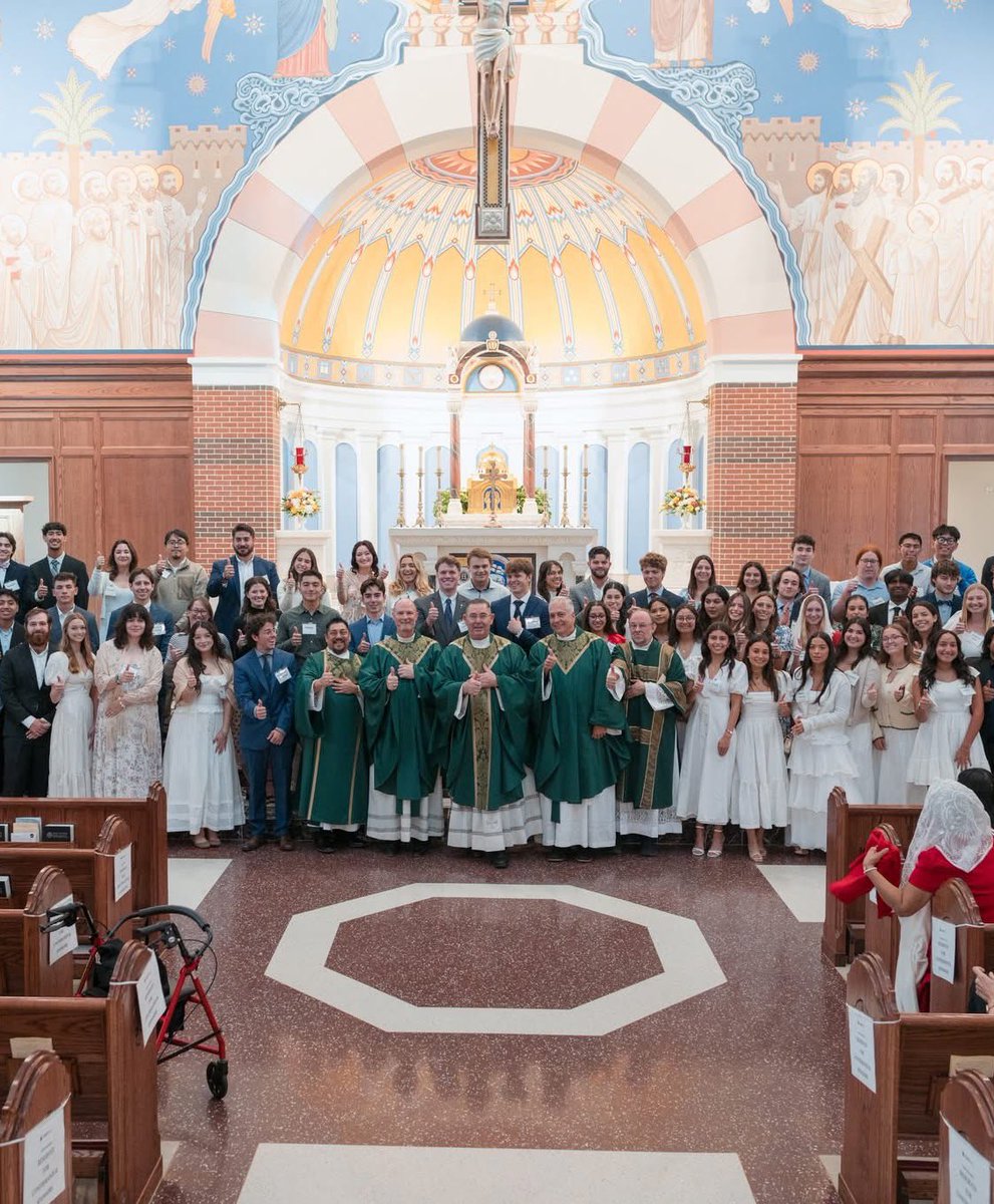 Sachinettiyil's tweet image. 92 students became Catholic today at Texas A&amp;amp;M

Image: St Mary’s Center
