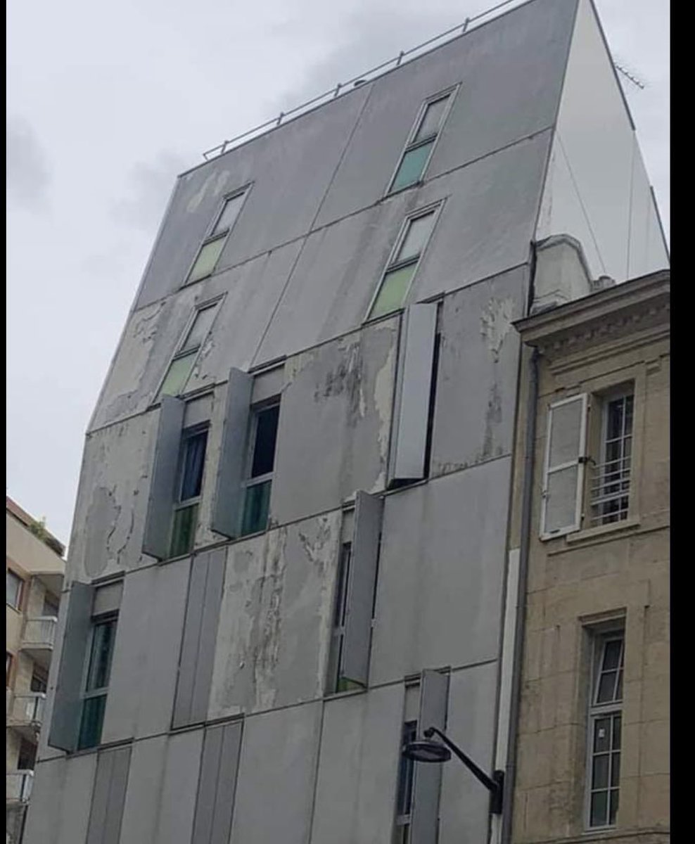 ParisEveil's tweet image. Intrigued indeed