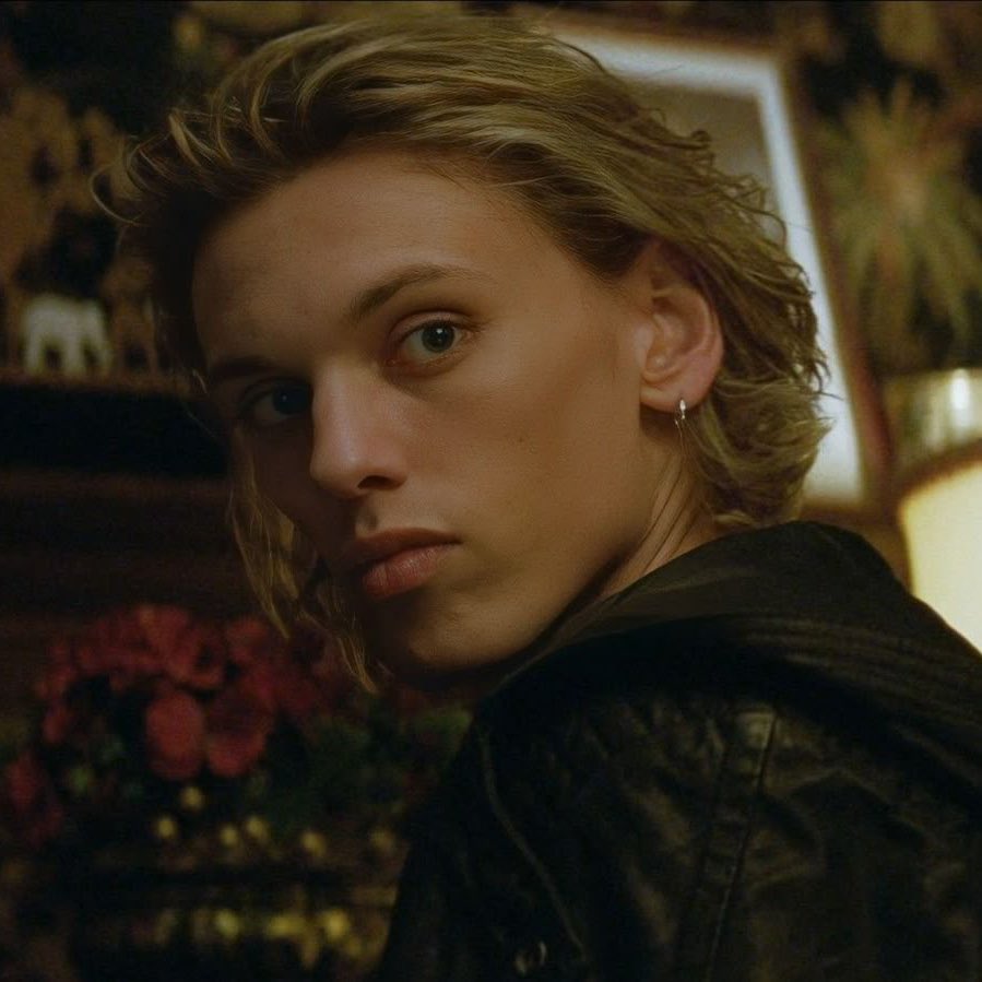 celedriel's tweet image. sorry forgot what the task was im just stuck here staring at this photo