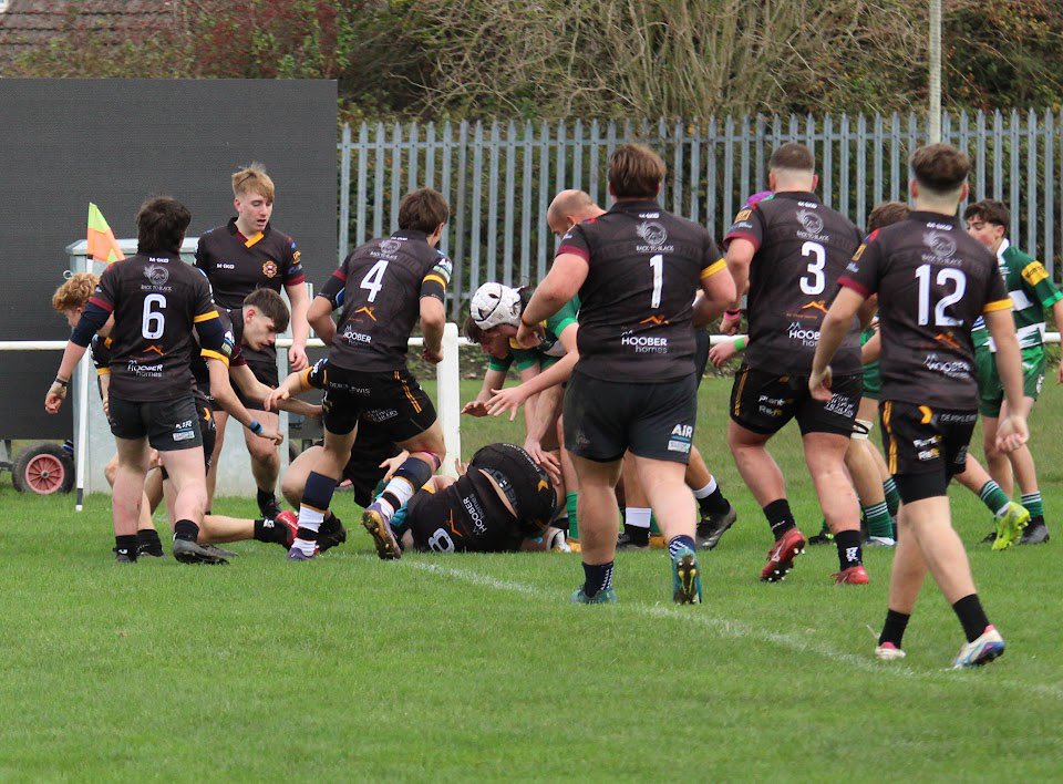 nik_emanuel's tweet photo. A meat pie 🥧 for the lad in white scrum hat today, hardwork today so pleased for them to get the win 🥇 https://t.co/SJQM51BooO