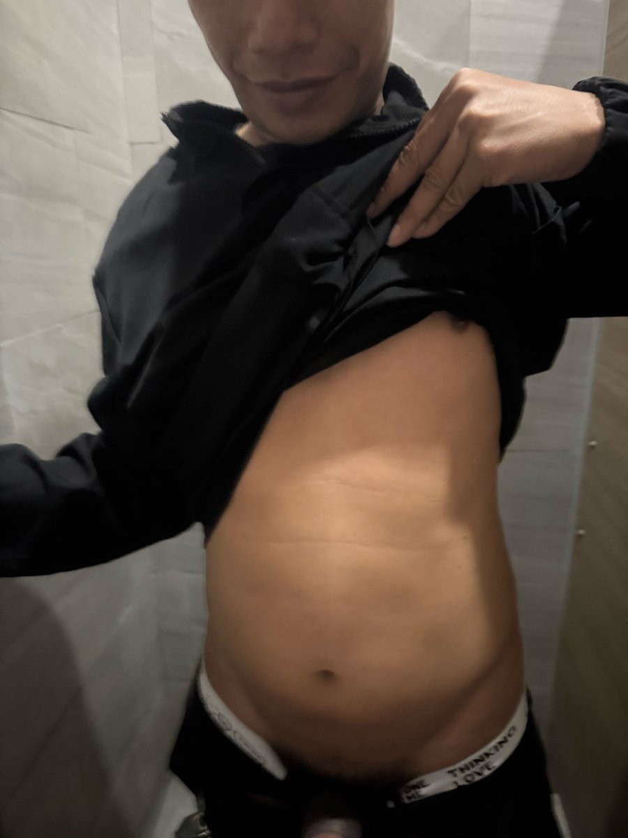 mKM7msCAOmtqrKp's tweet photo. ดึกๆมาคนขับโบล์ดก็เงี่ยนนะ 😋 เมื่อยปากมากเจอควยฉีด https://t.co/K6TQYFtMgS