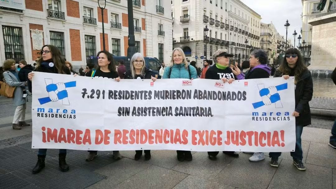 PenComplutenses's tweet image. Manifestación de @MareaResidencia el 22 de nov., 12h, Cibeles-Sol.
#JusticiaYReparación para las 7.291 víctimas en #Residencias de la @ComunidadMadrid durante la #Pandemia.
Allí estaremos @PenComplutenses acompañando.
Quedamos el 22, a las 10:30, en Renfe Centro para ir juntas.