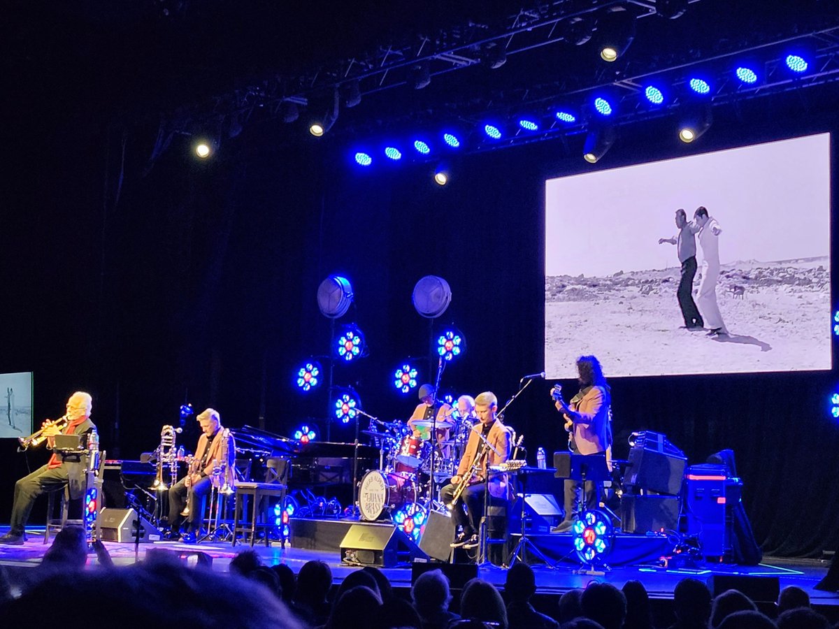 Herb Alpert winding up his stop in Santa Rosa on his comeback tour at 90...Can anyone out there name ūthis fine tune He's playing with his Tijuana brass? We sure like to know the title of the song if you can help youtube.com/watch?v=cXidoQ…