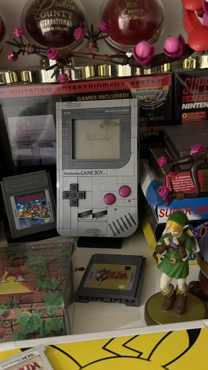 AmbroseBarnaby's tweet photo. Itโs FINALLY complete. I didnโt realise the Lego Brick with the letter A on it for the button was rotated incorrectly and you couldnโt see the A only the B itโs now complete ๐ฅฐ
#lego #legogameboy
#Nintendo https://t.co/z7u9ajTtmZ