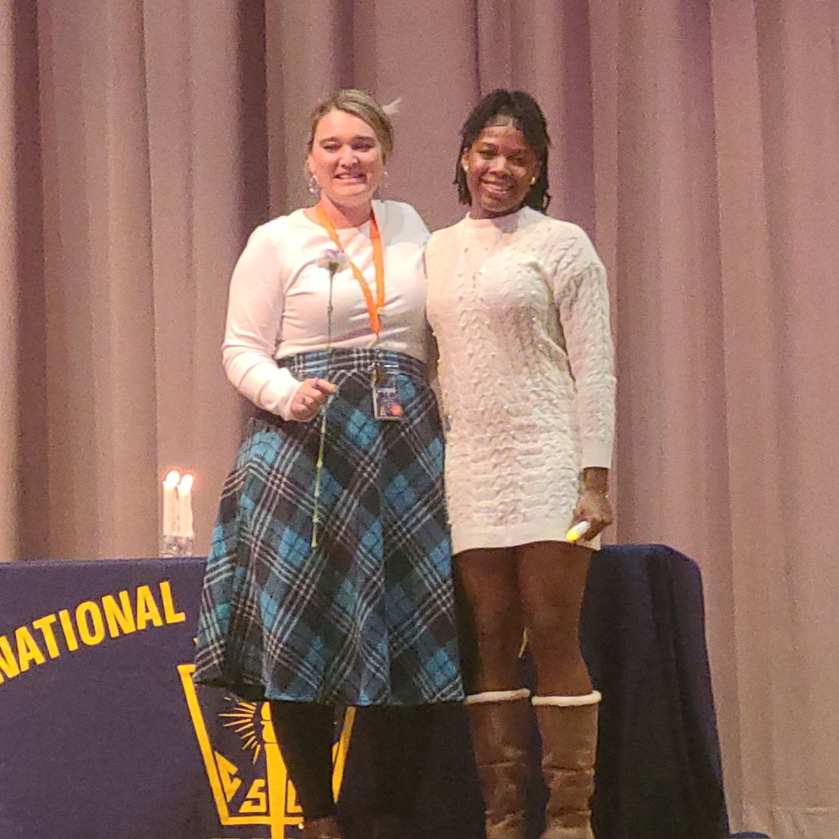 JadaGold_05's tweet photo. National honors society induction https://t.co/RpTRDtsldB