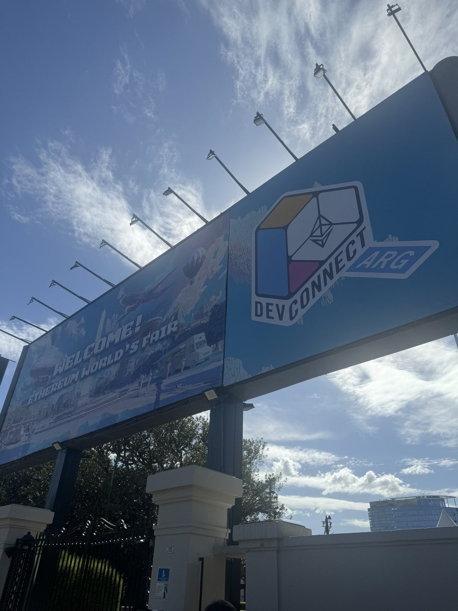 0xpanicError's tweet image. Time for @EFDevcon 🇦🇷