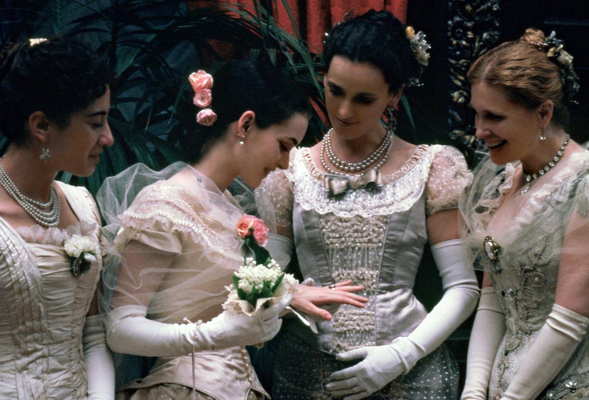 FahdBencharif's tweet photo. @buffys The Age of Innocence (1993) https://t.co/lfCMxSHw0K