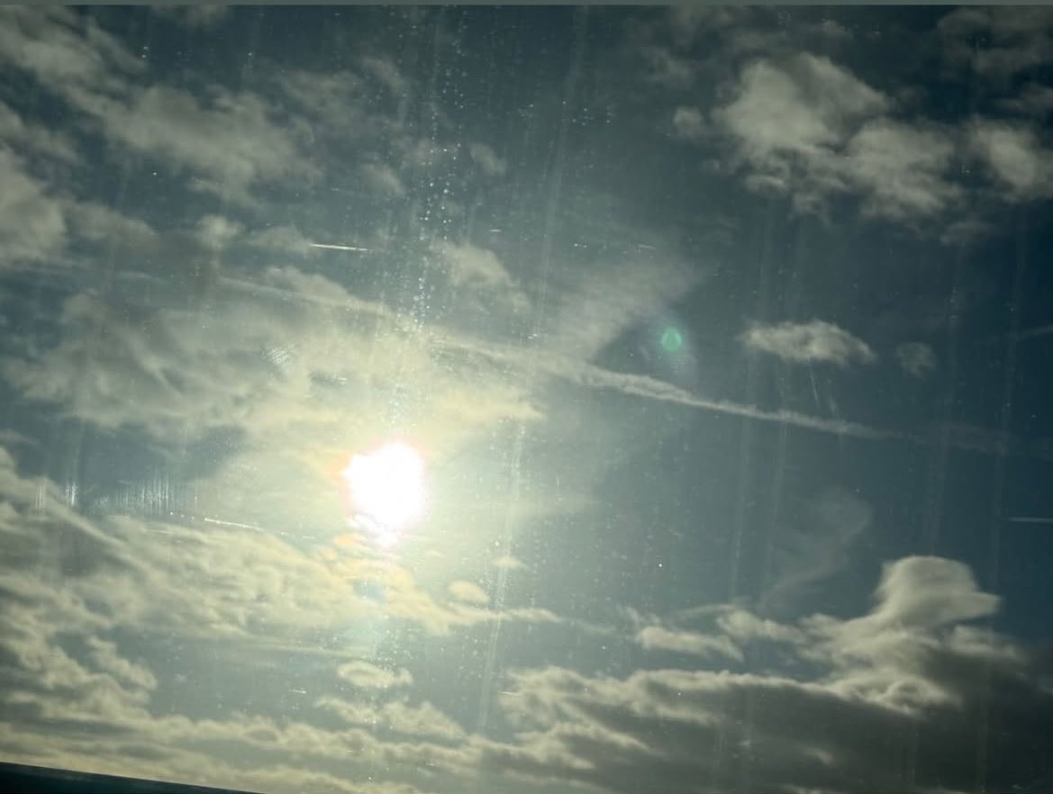 rydingomez's tweet image. el disco tiene relación con el sol……. el sol es clave en el disco……..