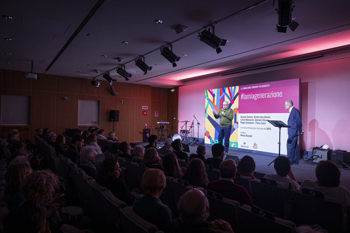 BOOKCITYMILANO's tweet photo. Le luci si sono spente, ma le parole risuonano ancora ✨
BookCity Milano 2025 si è conclusa, eppure le voci, i volti, gli incontri restano vivi nei ricordi, nelle pagine, nelle idee che hanno preso forma in questi giorni📚
#BCM25 #Ilpoteredelleidee #Leideedelpotere https://t.co/6PqNPvYsuN