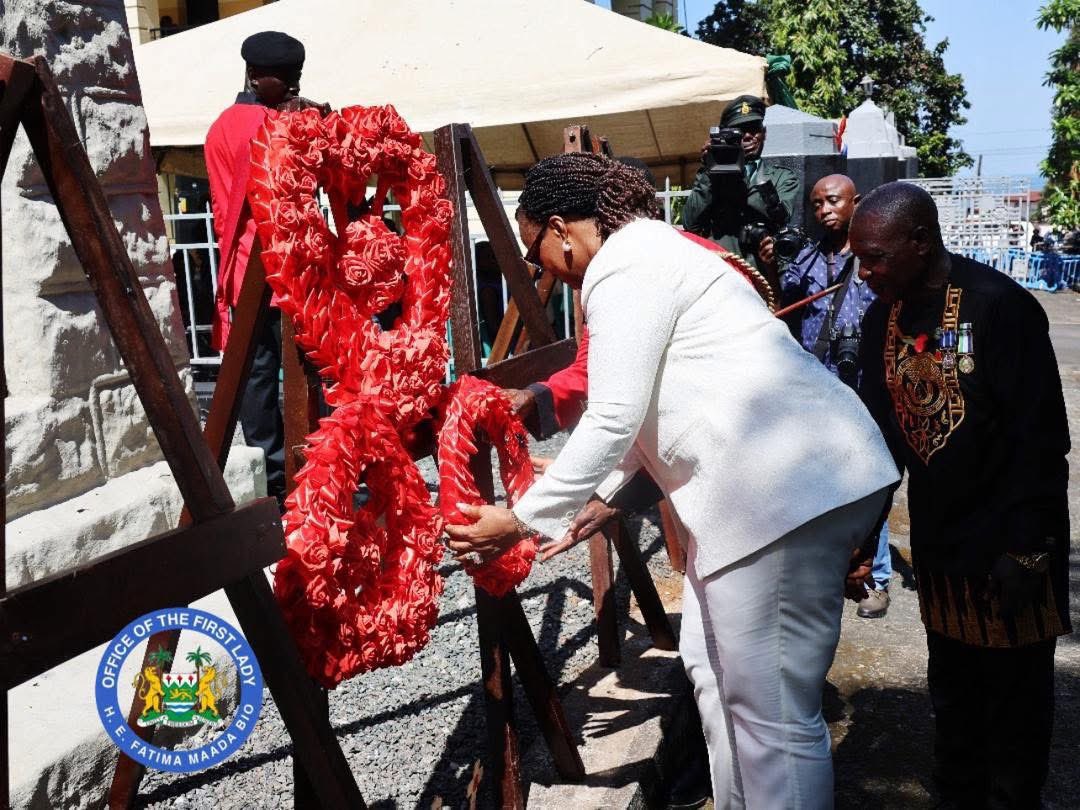 FirstLadyBio's tweet image. As the wife of the Commander-in-Chief of the Republic of Sierra Leone Armed Forces, I had the honour of joining government officials , senior military officers, and other dignitaries at the Cenotaph on George Street, Freetown, for the national Remembrance Day Service. Under the…