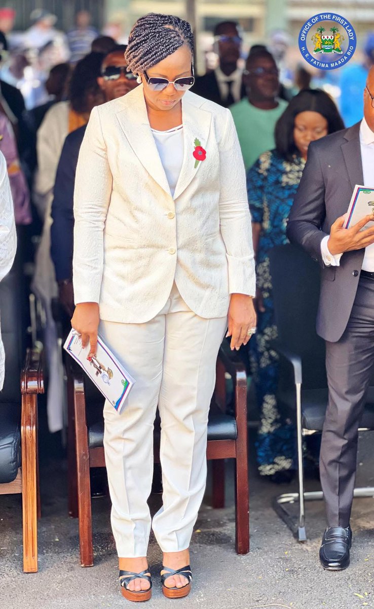 FirstLadyBio's tweet image. As the wife of the Commander-in-Chief of the Republic of Sierra Leone Armed Forces, I had the honour of joining government officials , senior military officers, and other dignitaries at the Cenotaph on George Street, Freetown, for the national Remembrance Day Service. Under the…