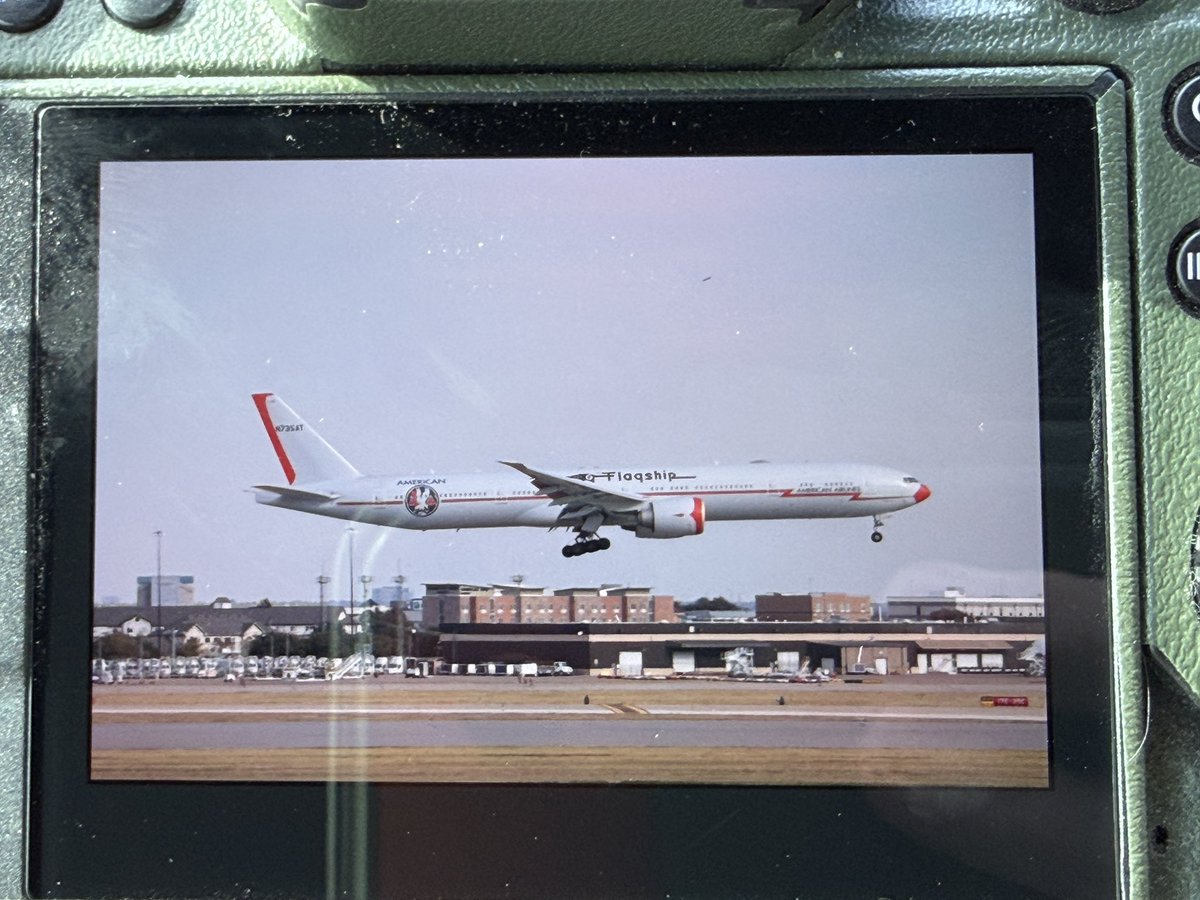 N800AN's tweet photo. They really did it… #n735at #retro https://t.co/XHWsl76cQA