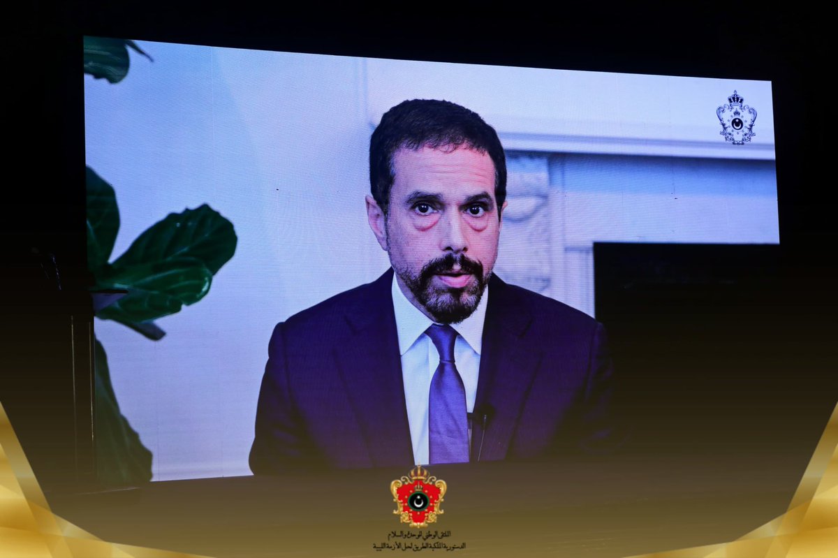 Monarchies2000's tweet image. Le 15 novembre, le mouvement monarchiste libyen a organisé son congrès et réaffirmer que le retour de monarchie était la seule option pour retrouver l&apos;unité du pays marqué par une guerre civile qui perdure depuis 2011. 1/2  👇#monarchy #monarchie #Libye #Libya 👑🇱🇾