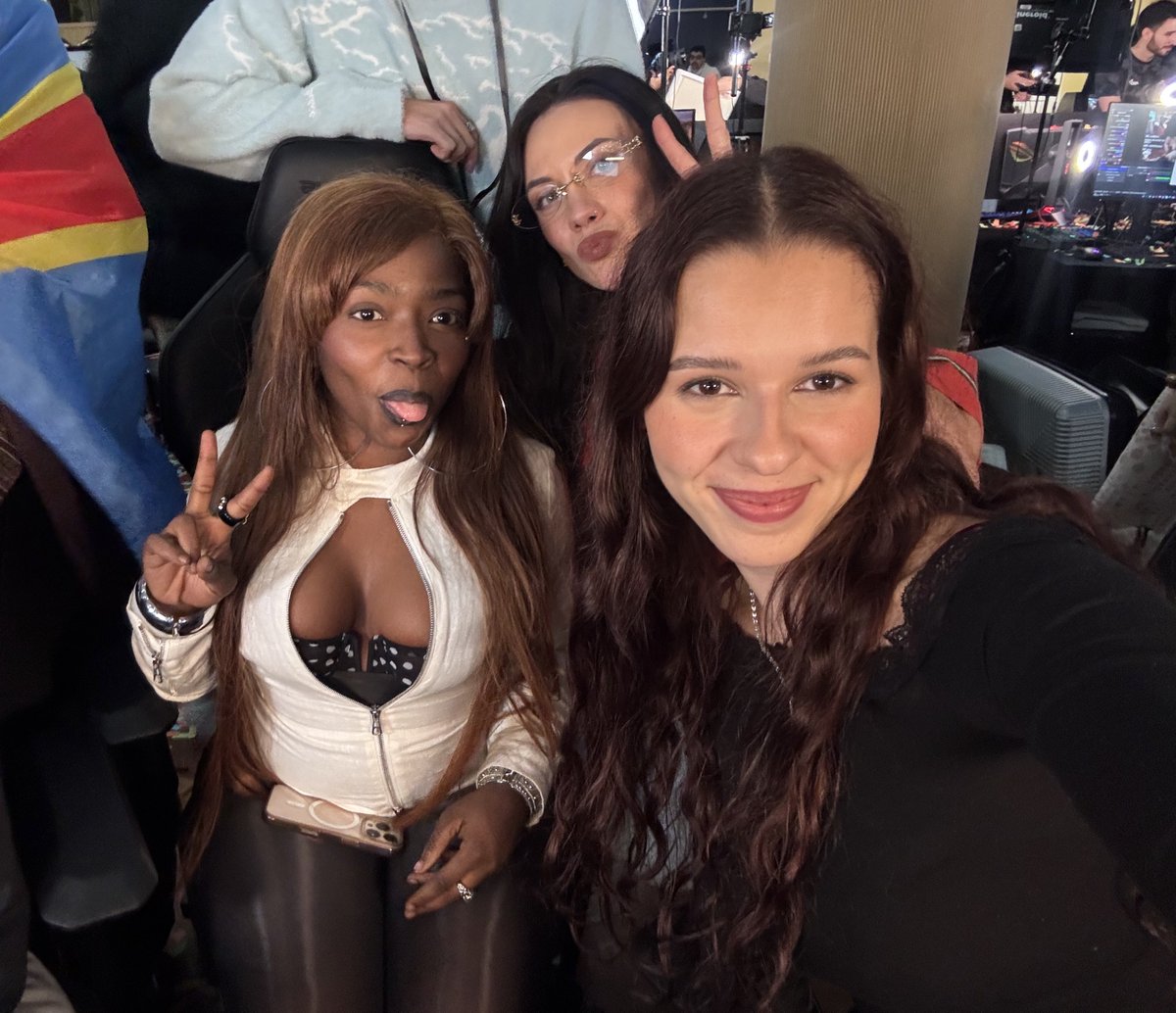 Clara 🩸 tweet media