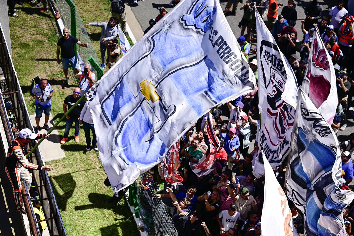 Chris y La 15 ❤️

📸 Prensa Pradecon Racing
Germán Alt / Julieta Palma