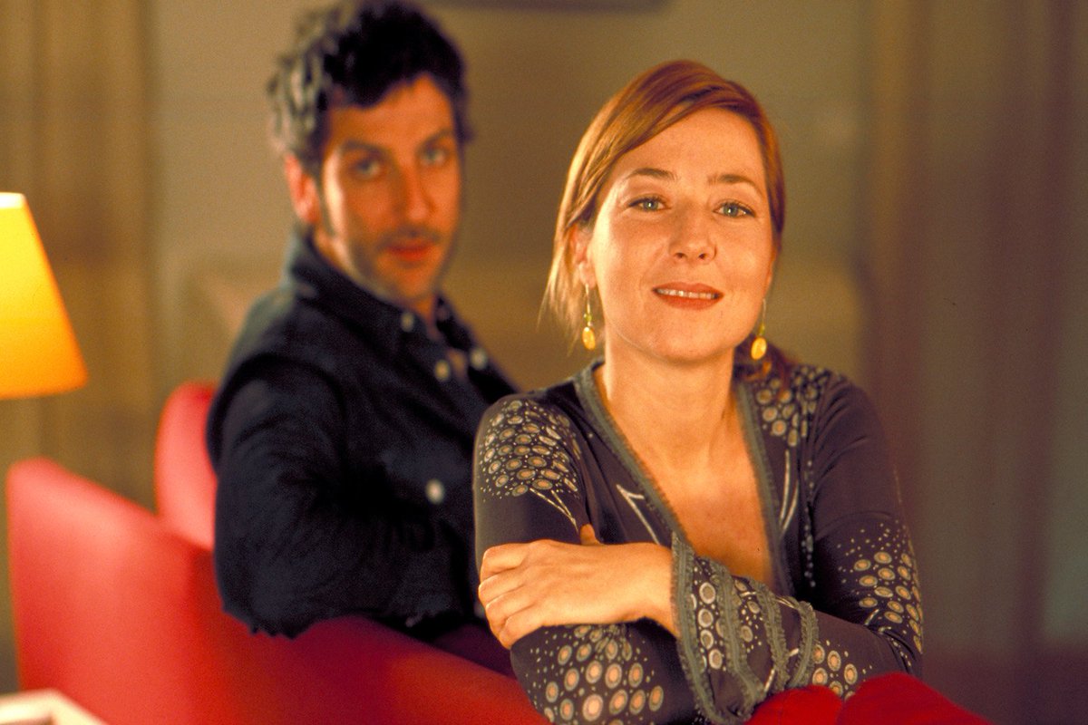 47. Los dos lados de la cama
🇪🇦 2005
Dir. Emilio Martínez-Lázaro

- Otro cuarteto amoroso
- Más que amigas
- Demasiado tiempo con tu amigo
- Historia secundaria que se repite
- Cambiando el tenis por el baile
- De Jeanette a los Pegamoides
- De José José a Loquillo