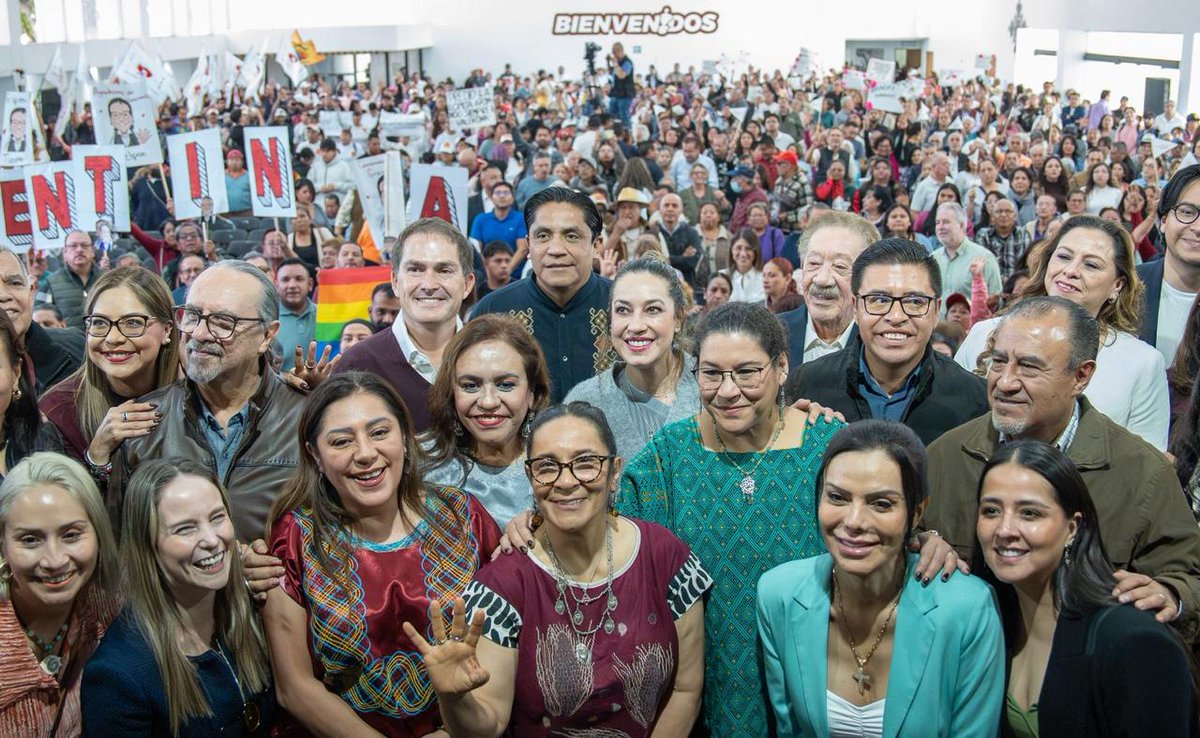 La diputada Valentina Batres presentó ayer su Primer Informe ante un auditorio repleto y entusiasta. La legisladora dio cuenta de sus numerosas iniciativas en favor de la CDMX y de su fructífero trabajo en territorio. Reconocimos su integridad y su intenso trabajo en la
