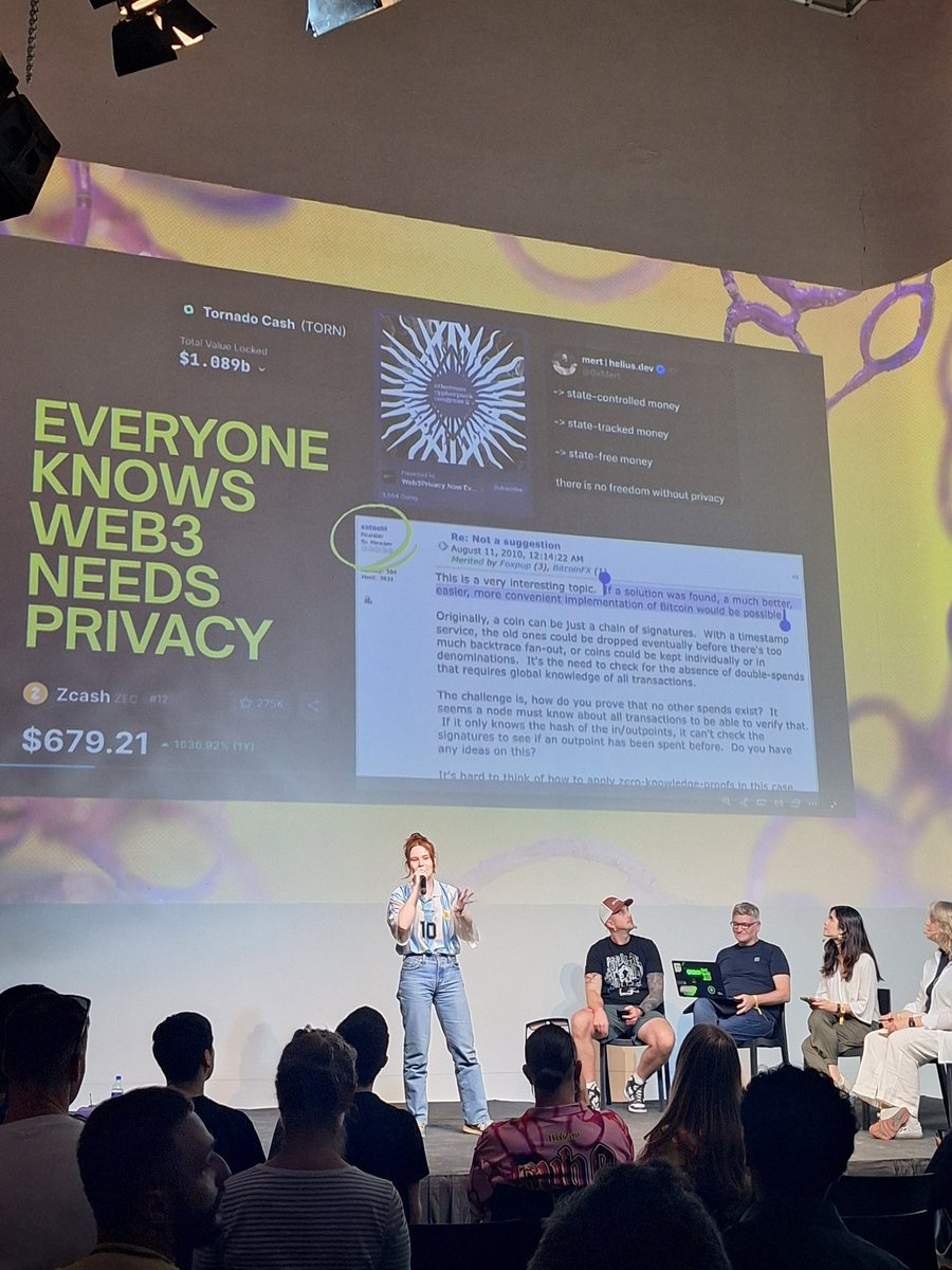 CatMcGeeCode's tweet image. spontaneous unexpected on-stage pitch!
