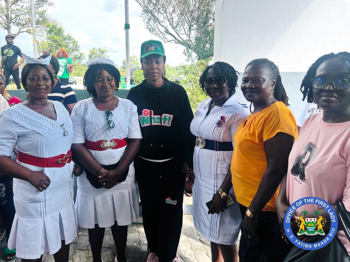 FirstLadyBio's tweet image. On my way to Kenema, I made a brief stop in Bo. During my short stay, I had the pleasure of engaging and interacting with SLPP stakeholders, women, and nurses in the district.

I’m always available for my people, and no matter the circumstance, I will continue to give them the…