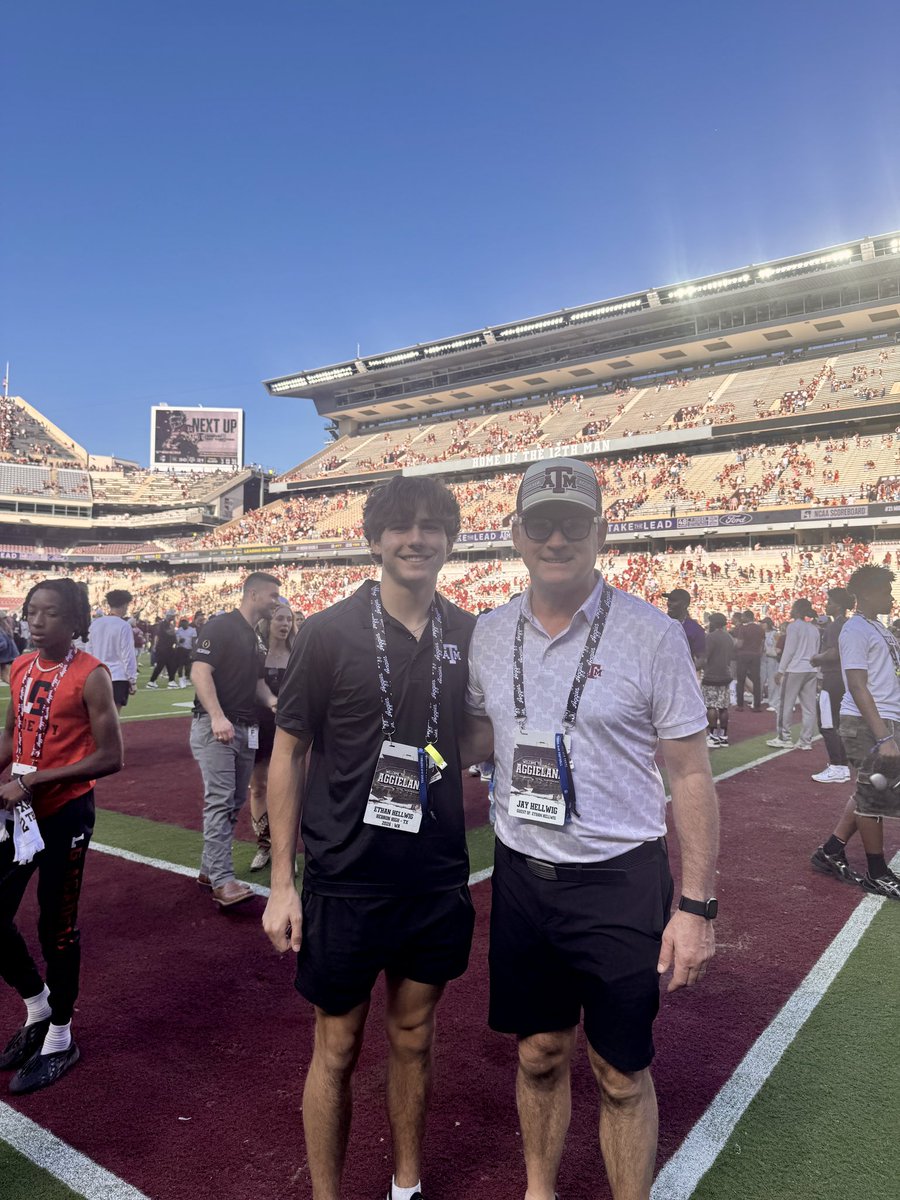Ethan_hellwig's tweet image. Thank you for an incredible game day visit @AggieFootball. The comeback was epic. The whole experience was the best. @HolmonWiggins @DJMarquardtTAMU @CoachBather @HebronFootball @FootballHebron @CoachClay29 @CoachTowels #GigEm