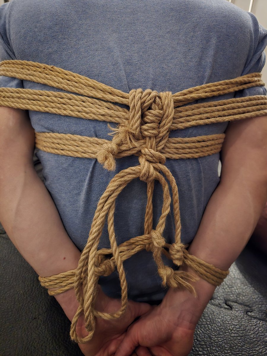 shibari_hana's tweet photo. #Shibari lesson @AnatomieStudio . These days I rarely have time to practice rope....😭 https://t.co/DTC45sIpGM