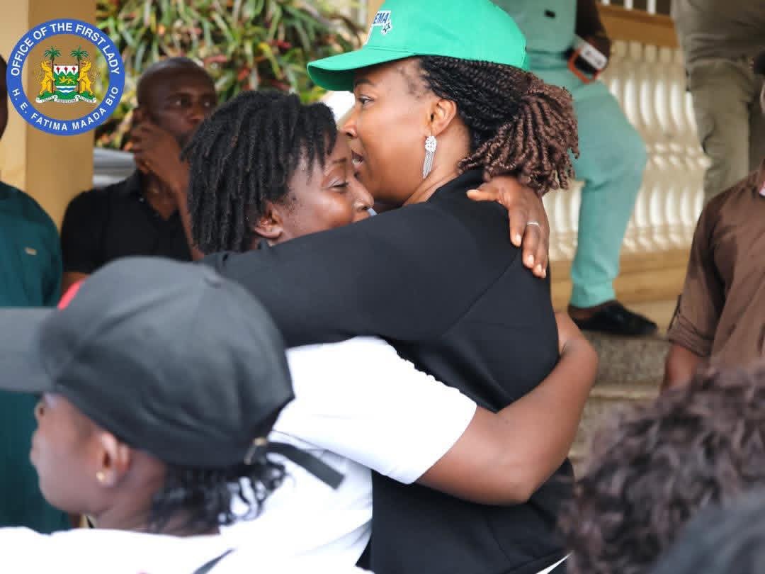 FirstLadyBio's tweet image. Following my engagement in Bo, I arrived in Kenema this evening.

My arrival in Kenema is always overwhelming, but what made today’s visit even more special was the warm welcome from a group of young girls and women known as “Fatima Maada Bio Young Women in Action”. They truly…