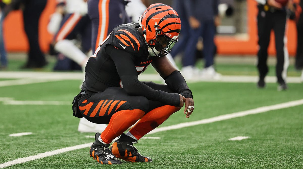 SleeperBengals's tweet image. The Bengals have now given up 27+ points in nine consecutive games.

That is the new NFL record.

(stat via @ByJayMorrison)