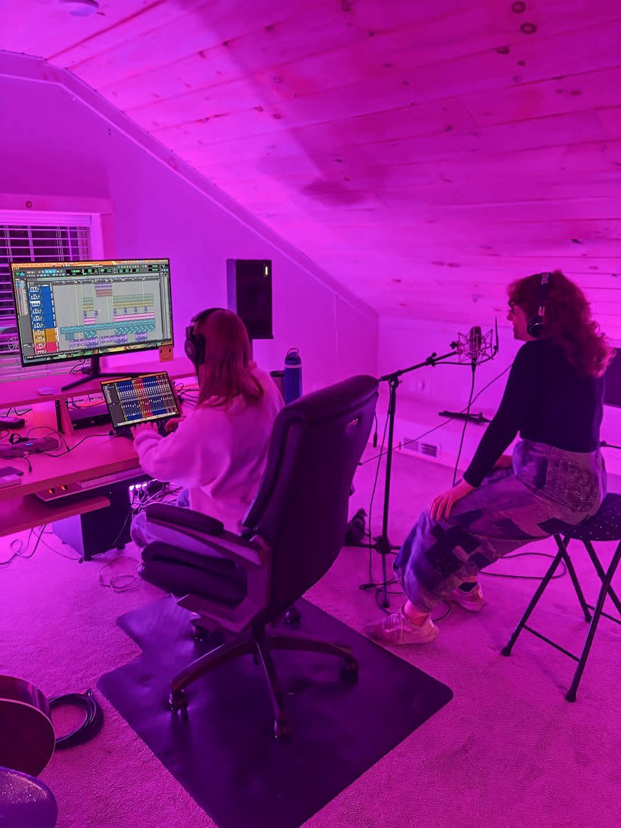 AvidProTools's tweet image. 💜 Home studio
📷 Alyssa Trahan
▶️ avid.co/oe5o50WF50a
 
#homestudio #mixing #musicproduction #daw #avidprotools #protools #avid #avidcreator