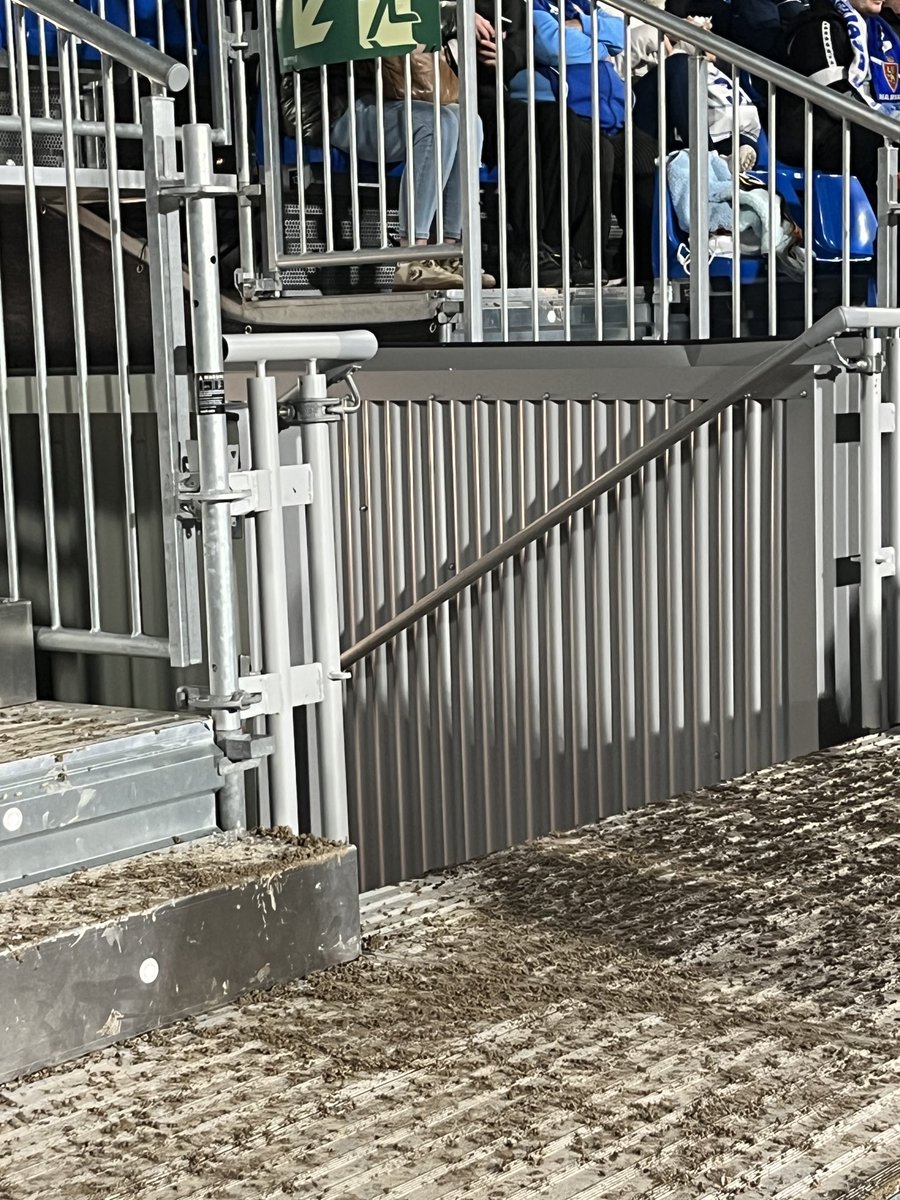 nuestrozaragoza's tweet photo. El Ibercaja Estadio embarrado. https://t.co/4PEeDnGhNL