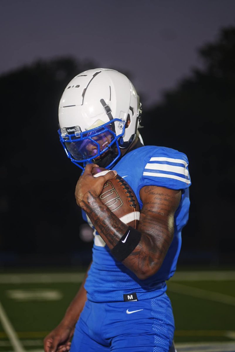 SENIOR YEAR FULL 2025 SEASON HIGHLIGHTS 

732 receiving yards 34 rec

12 receiving tds

57 ypg

hudl.com/v/2TD3fC