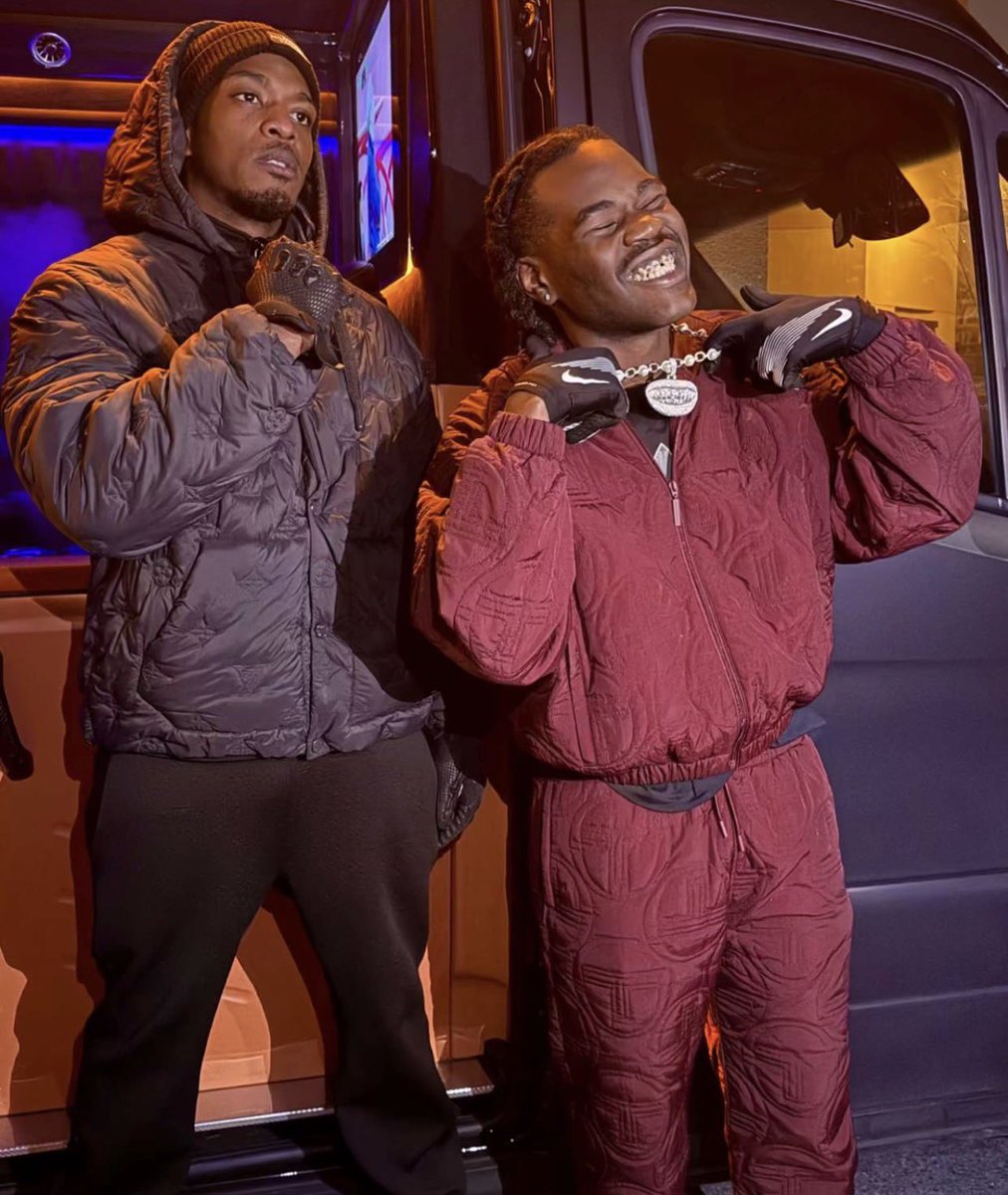 ShadesFrance's tweet image. 🚨 GENEZIO x NISKA 

Un CLIP a été tourné !