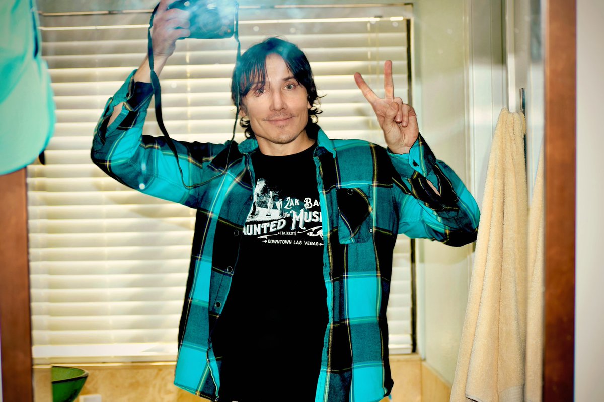 ReadJThompson's tweet image. Reversed reflection…

#jeremythompson #and #his #nikond850