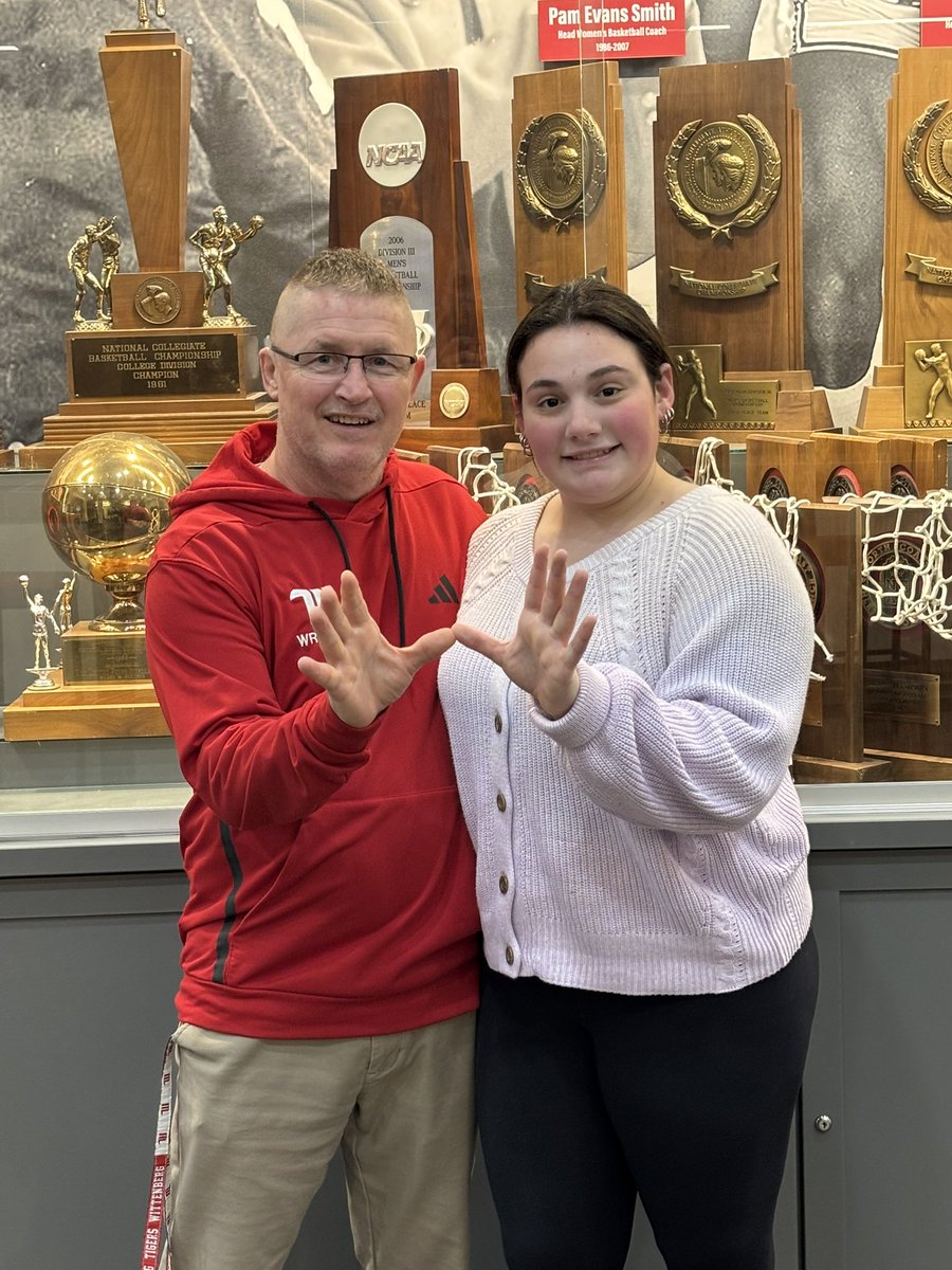 TheLilG5's tweet photo. Had a great time visiting Wittenberg University and would like to give a personal thanks to Coach Donathan for showing of the wonderful facilities Wittenberg has to offer! Tiger Up!!! 🙌 https://t.co/PieEeCVT68