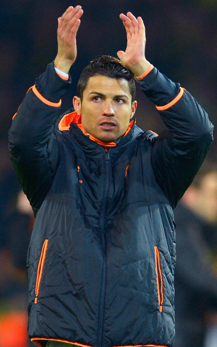 🇷🇺🗣️ إسلام ماخاشيف: 

"الرياضي الوحيد الذي أود التدرب معه لمدة يوم كامل هو كريستيانو، إنه يعمل بجد، ويتدرب دائمًا".