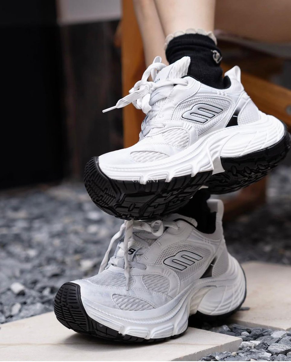 OnyiiAn's tweet image. Balenciaga available in 
39 40 41 42 43 
#25000
Onitsha Anambra state 07037417822