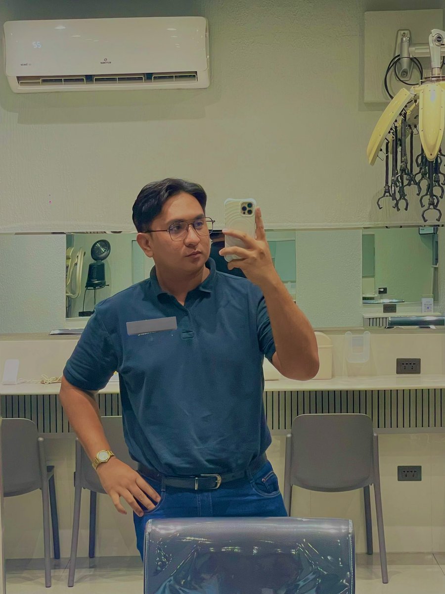meetmjdevera's tweet photo. New island, new hair… same me. Na mukhang tito lang. hays https://t.co/CoUa2WhuFQ