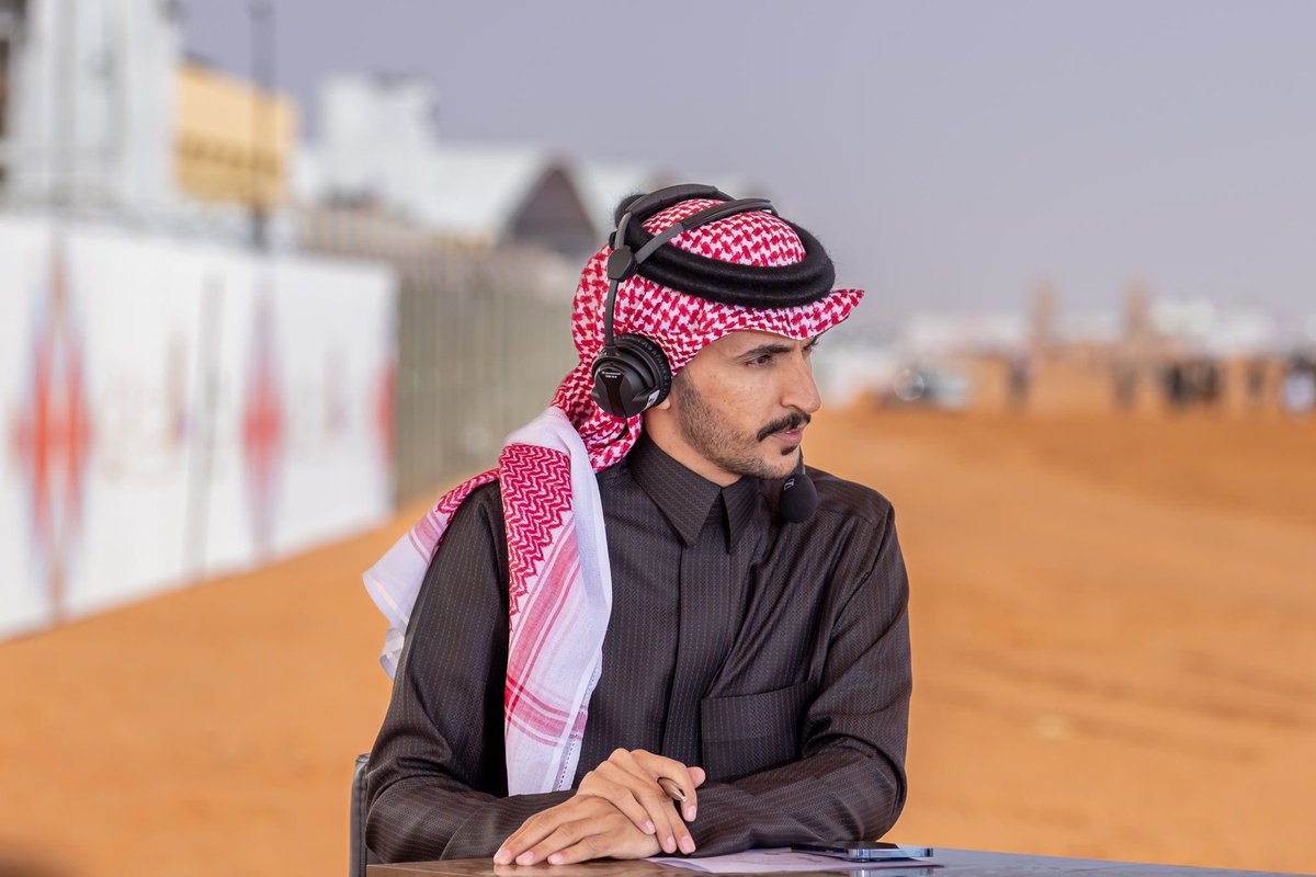 المذيع الشاب بدّاح اللَّحيم يثبت يومًا بعد يوم أن الحضور الحقيقي لا يُقاس بالعمر، بل بالشغف والموهبة. أداء راقٍ، وثقة لافتة، وكاريزما والقبول . فخورون بهذا الإبداع ، وبخطواته الواثقة نحو مستقبل إعلامي مشرق. ⭐️🎙️ <a href="/b__alahim/">بداح اللحيم</a>