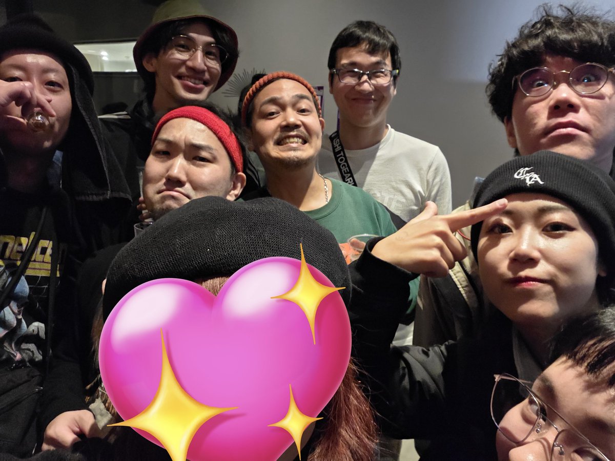 nikyukyu's tweet image. #エースぺアニバ

仕事おわって
決勝にまにあえたー⭐
めっちゃんこいいアニバーサリーだった⭐
まじに同窓会

無事に最寄駅までの終電を逃し
優勝者と主催逃しアシタカくんつれてタクシーで帰宅⭐