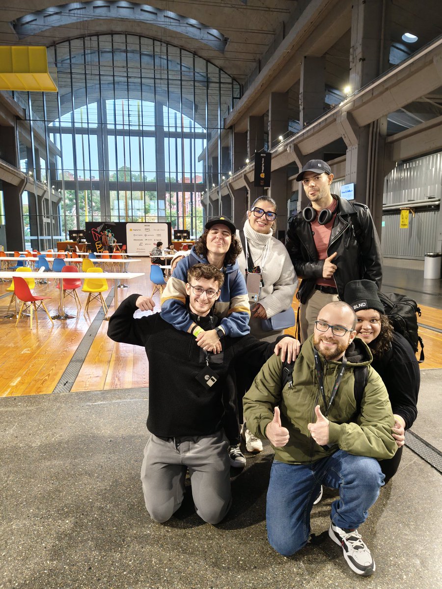 D_Espanadero's tweet image. Lo mejor que me ha dado la programación es poder compartir buenos momentos con personas increíbles.