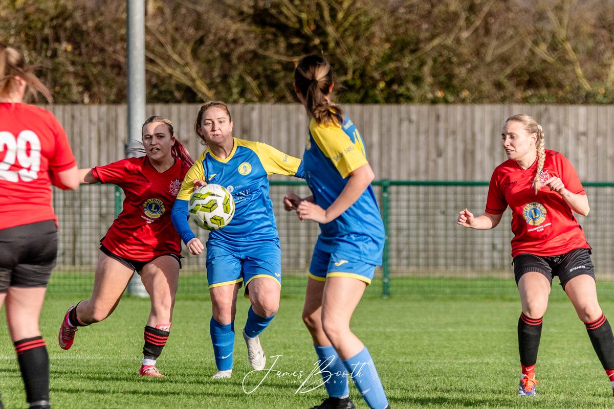 JamesBoothPhoto's tweet image. A few early pics from todays Wiltshire County Women’s Cup quarter final between @RWBTFC Women and @LionsLadies  
@RWBTFC @swsportsnews @HerGameToo @LionsLadies @SWWFN @BBCWiltsSport
 @WiltsCountyFA #supportlocal #womensfootball #SWwomensfootball #matchday