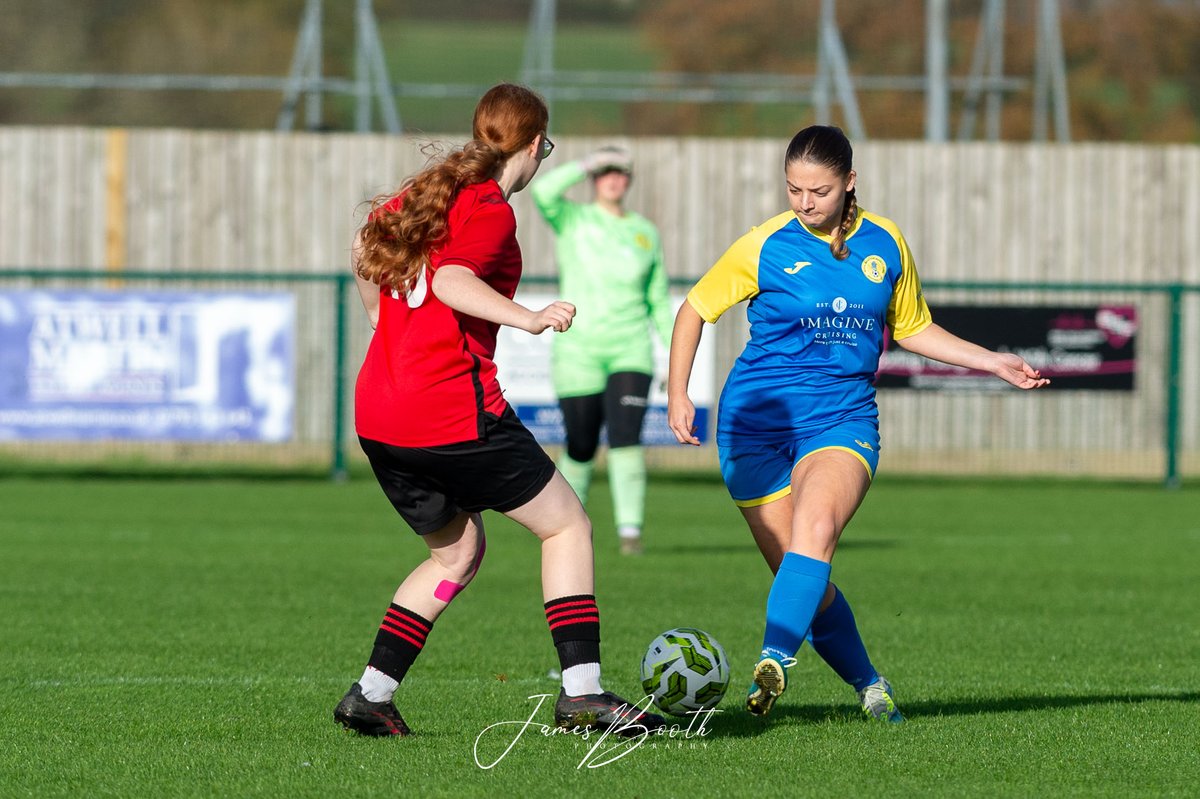 JamesBoothPhoto's tweet image. A few early pics from todays Wiltshire County Women’s Cup quarter final between @RWBTFC Women and @LionsLadies  
@RWBTFC @swsportsnews @HerGameToo @LionsLadies @SWWFN @BBCWiltsSport
 @WiltsCountyFA #supportlocal #womensfootball #SWwomensfootball #matchday