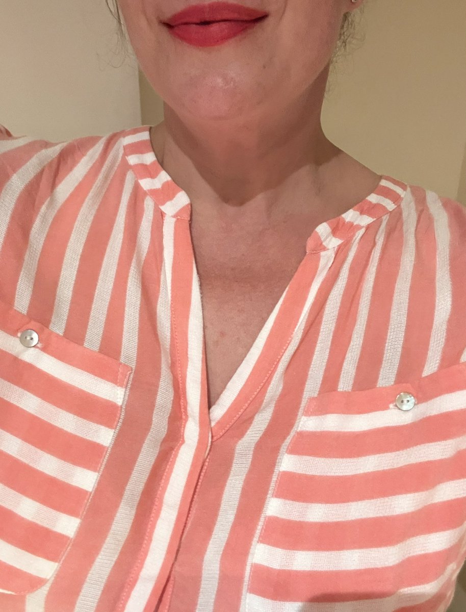 ArtoisLibra's tweet image. #dressedforsuccess In der Tagesbekleidung zum Abendessen - habe den Verdacht, dass die Bluse einen Hauch zu auffällig für die Straßen von Kairo war …