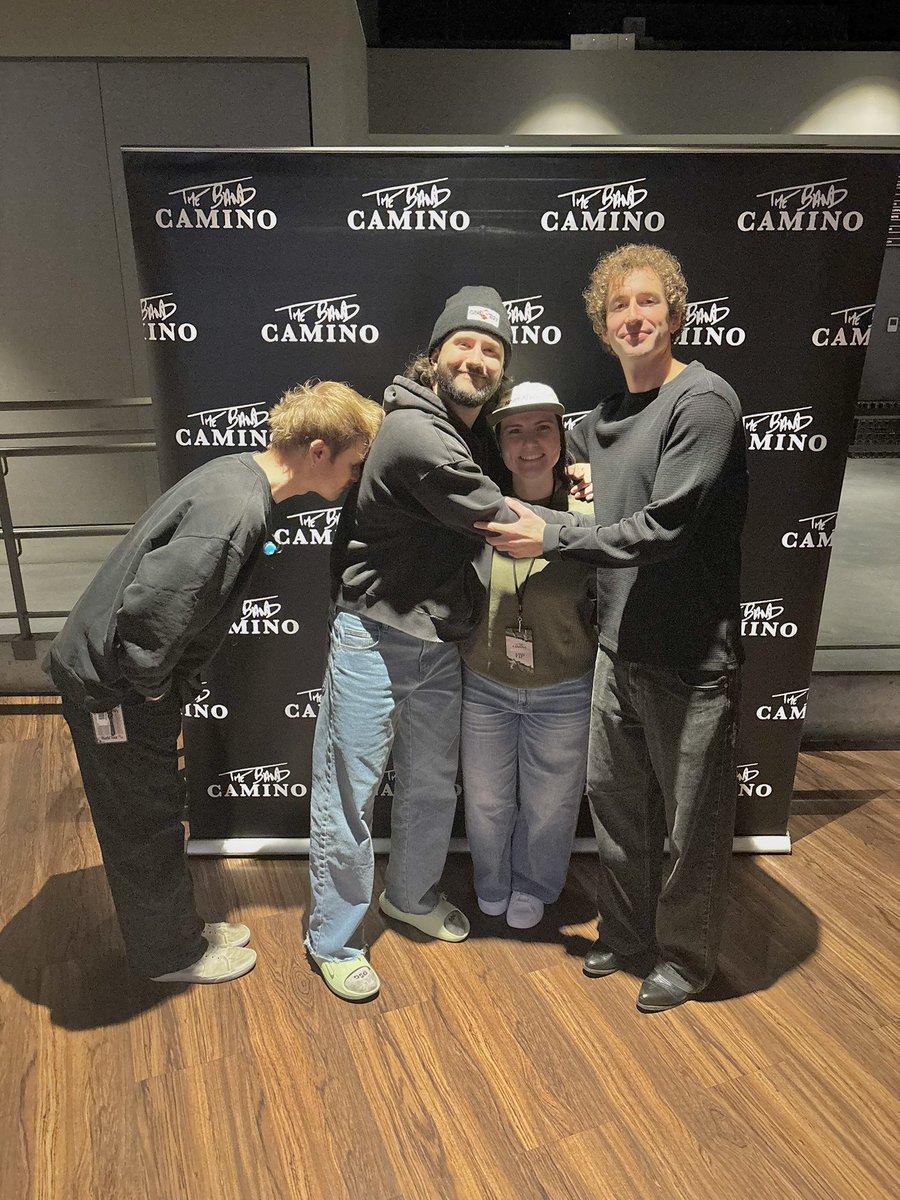 ashley🐘 tweet media