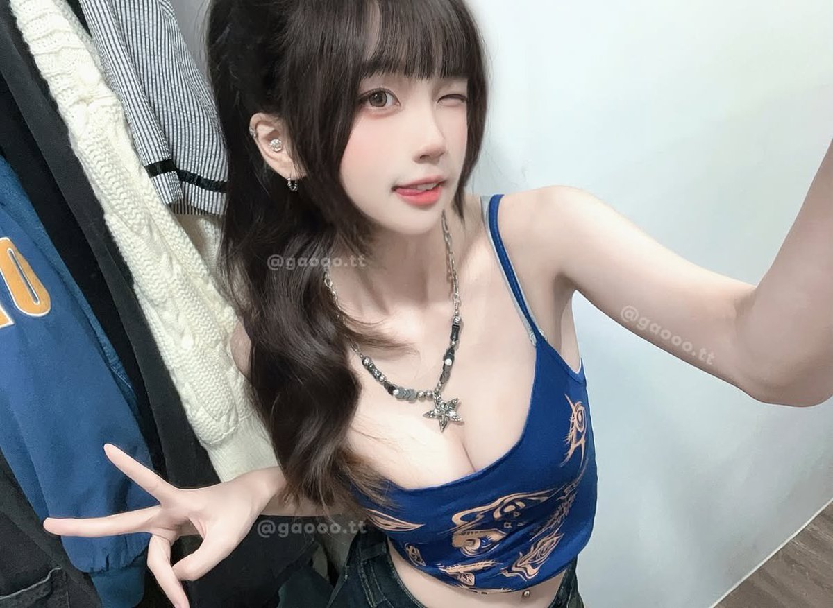 gaoooo_tt's tweet photo. 睡不着的我

#女大学生 #晚安 https://t.co/DLwVhYHSNi