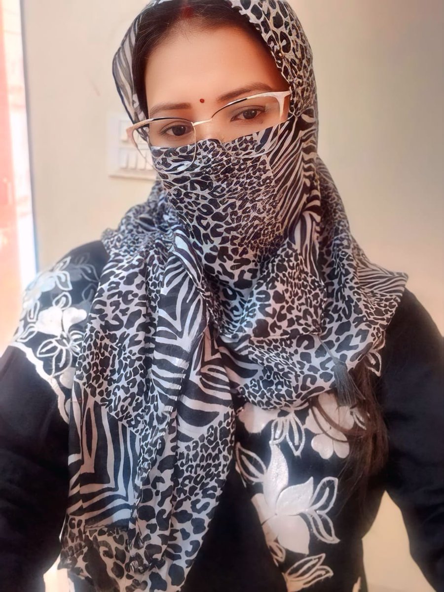 आज तक किसी पोस्ट पर 200 से ऊपर लाइक नहीं गया यहां तक कि 100 रुपए का इनाम रख दिया फिर भी नहीं हुआ 

भाई X हमारा कोई पोस्ट वायरल क्यों नहीं करते तुम जी, आखिर बता ही दो हम का करे ऐसा की तुम हमारे पोस्ट को कुछ इंप्रेशन के बंधन से मुक्त करके थोड़ा वायरल कर दो